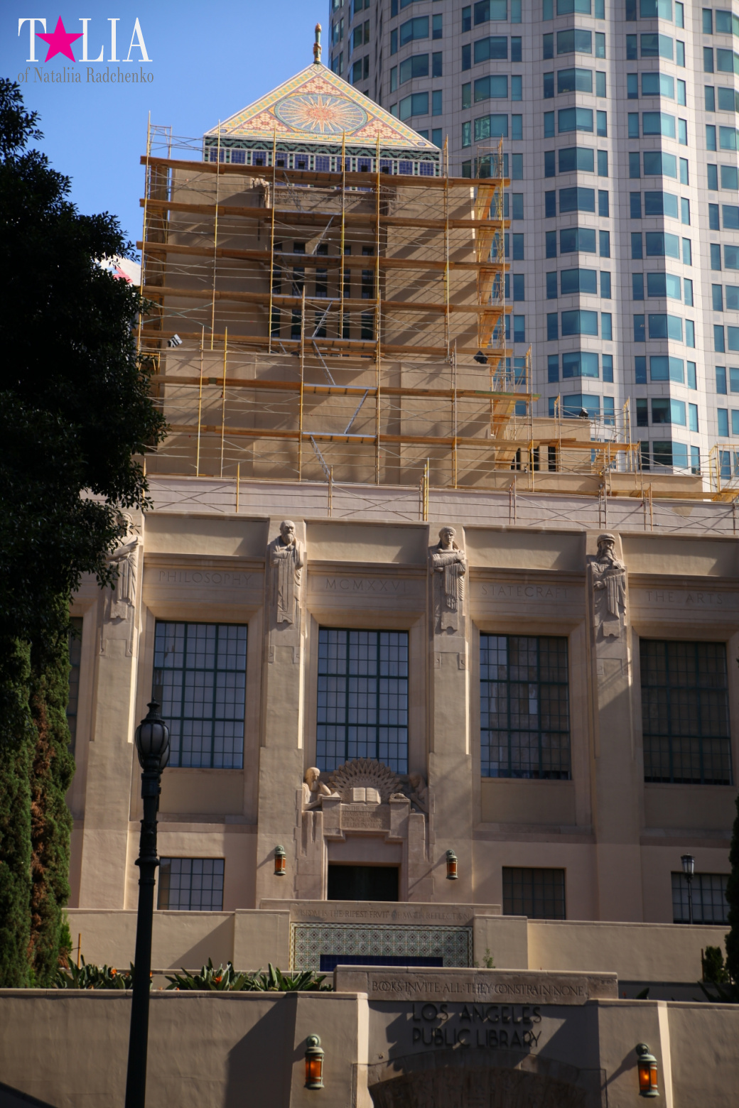 Даунтаун Лос Анджелеса + Знак LAX (Калифорния)